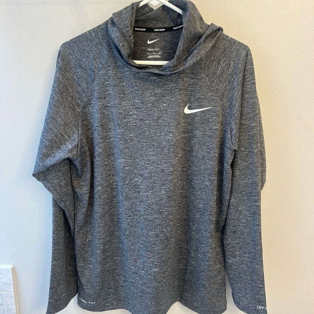 Nike Swim dry fit men's medium Heathered Gray Pullover with hood spf 40